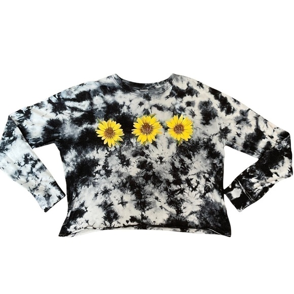 🎉 SALE NO Boundaries Sunflower Cropped Long Sleeve Tee - Picture 1 of 5